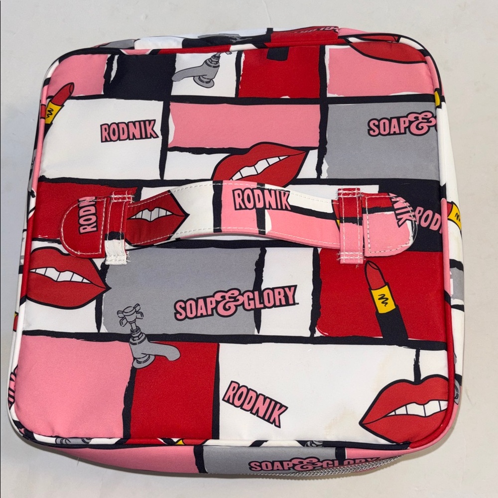 SOAP & GLORY NYLON VANITY CASE PINK RED WHITE BLACK LIPS DESIGN SILVER ZIPPER - Picture 7 of 13
